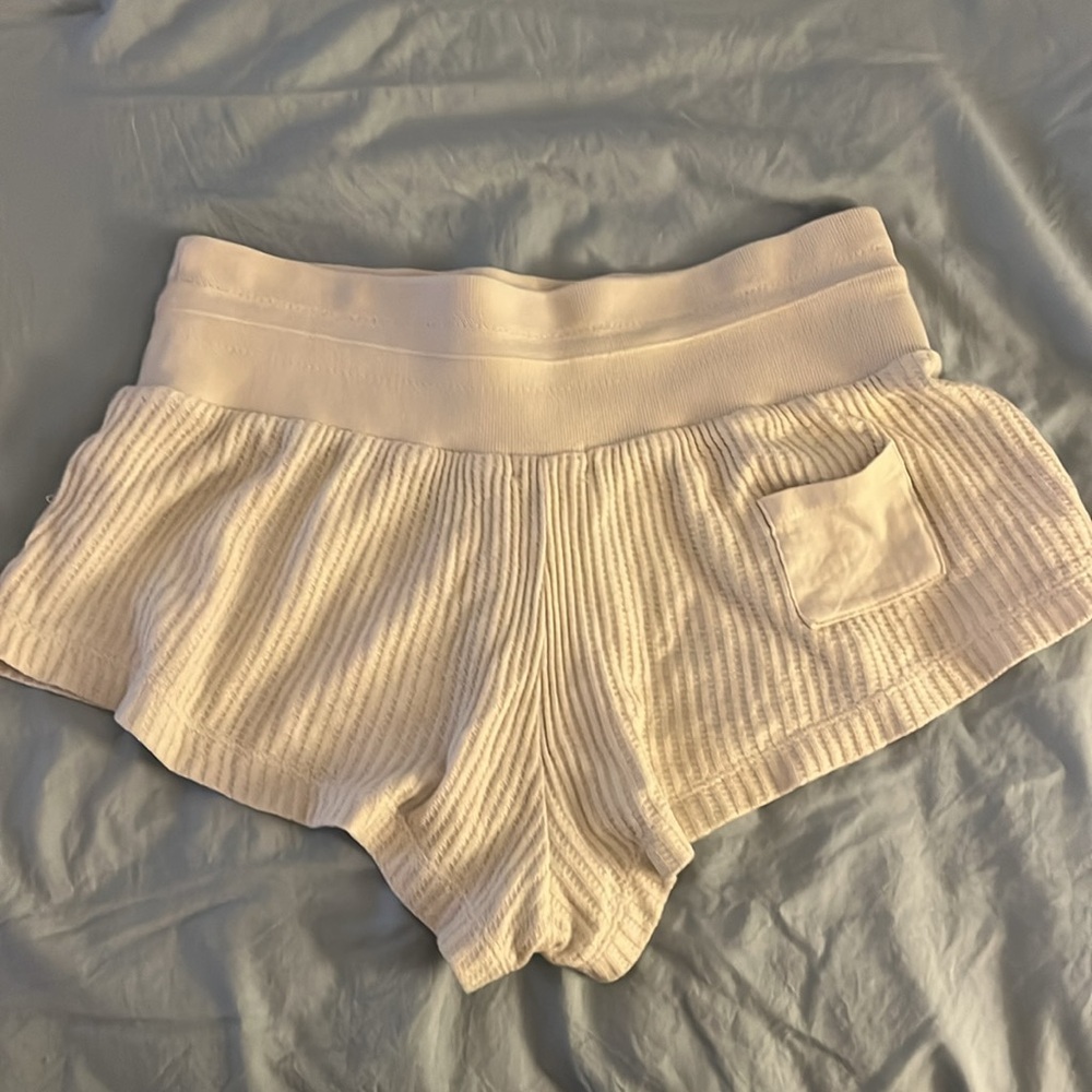 Shorts - Picture 3 of 3